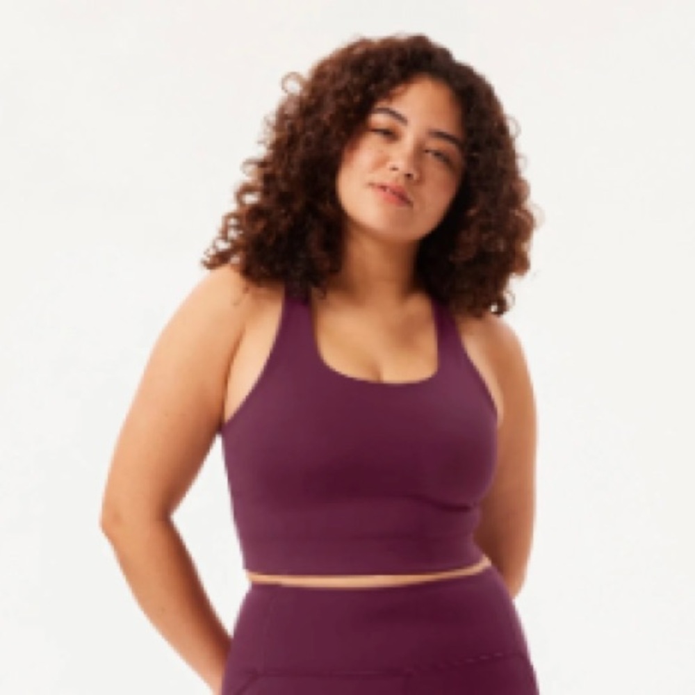 girlfriend collective Paloma Racerback Bra in ‘Plum’ - Picture 3 of 5